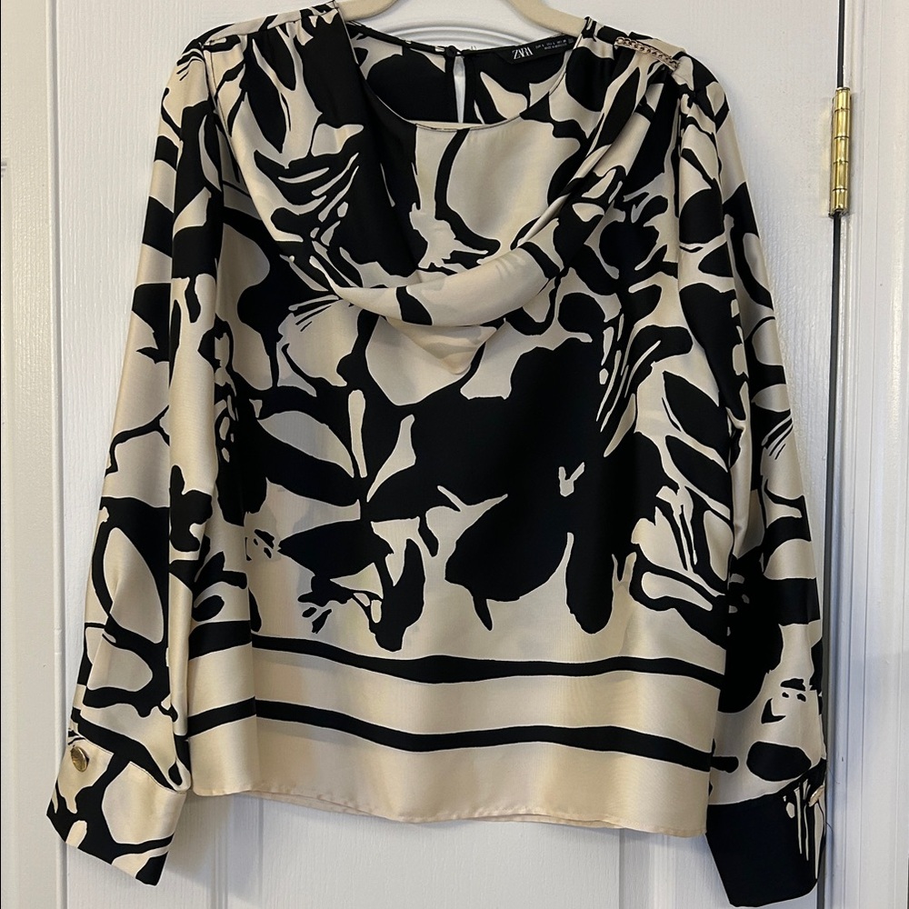 NWT Zara Black and Cream Floral Blouse